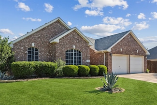 108 Rolling Rock Dr, Roanoke, TX 76262