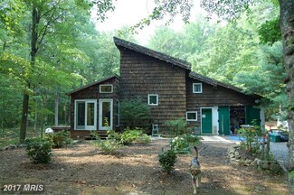 352 Castleton View Rd, Castleton, VA 22716