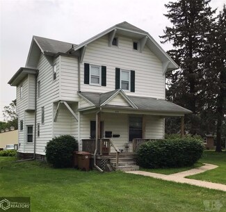 822 Park St, Grinnell, IA 50112