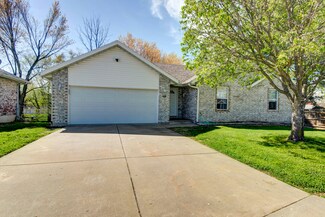 201 Poplar Ct, Nixa, MO 65714