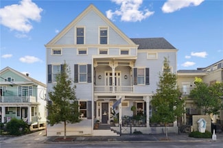 1424 Thalia St, New Orleans, LA 70130