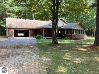 7943 Marilla Rd, Copemish, MI 49625