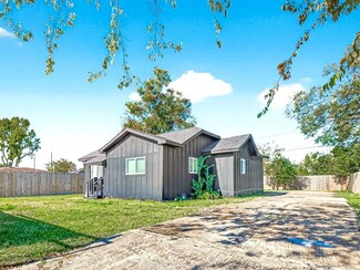 978 Saint Clair St, Houston, TX 77088