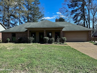 124 Lake Dockery Dr, Byram, MS 39272