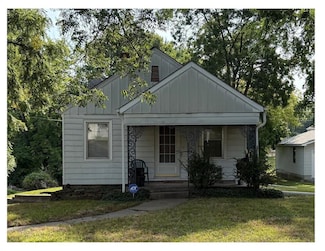 4013 NE Chaumiere Rd, Kansas City, MO 64117