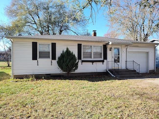 307 N Williams Ave, Bolivar, MO 65613