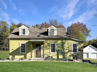 1224 Burgettstown Rd, Hickory, PA 15340