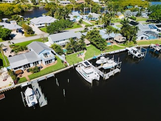691 SW Pine Tree Ln, Palm City, FL 34990