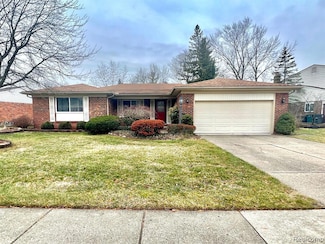 2090 Jeffrey Dr, Troy, MI 48085