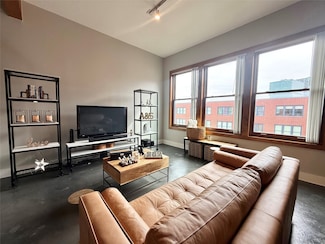 2502 Live Oak St Unit 302, Dallas, TX 75204