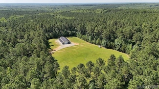 000 Woodsdale Dr, Alberta, VA 23821