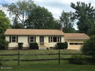 4 Park Ln, Sheffield, MA 01257