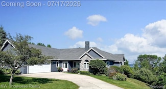 9690 E Walkabout Ln, Traverse City, MI 49684