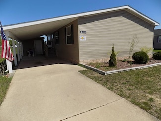 13512 Pear St, Carleton, MI 48117