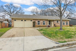 1702 Sagebrush Trail, Euless, TX 76040