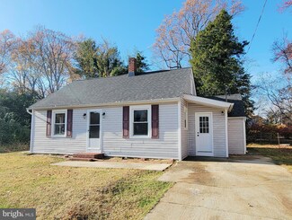 11 Riviera Dr, Pennsville, NJ 08070
