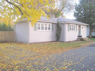 112 Page St, Warwick, RI 02889