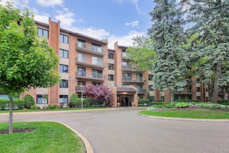 601 Lake Hinsdale Dr Unit 511, Willowbrook, IL 60527
