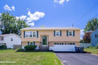 99 Fiddlers Ln, Latham, NY 12110