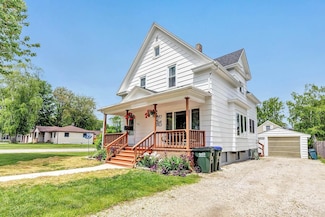 1223 Steele St, Algoma, WI 54201