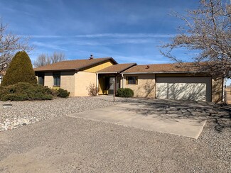 60 Eaton Rd SE, Rio Rancho, NM 87124