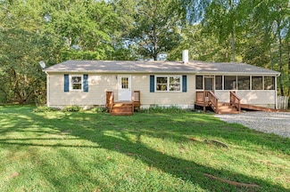 211 Beale St, Hague, VA 22469