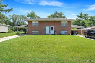 152 Liberty Dr, Belleville, IL 62226