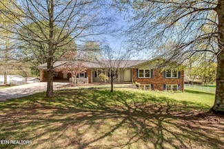 823 Old Harriman Hwy, Oliver Springs, TN 37840