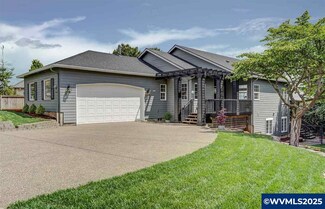 696 Eisenhower Dr NW, Salem, OR 97304