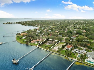 6200 Bahama Shores Dr S, Saint Petersburg, FL 33705