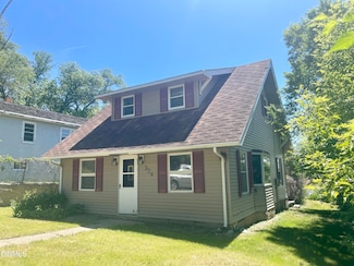324 7th St NE, Jamestown, ND 58401