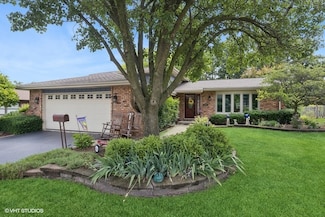 1127 Alpine Ln, Lemont, IL 60439