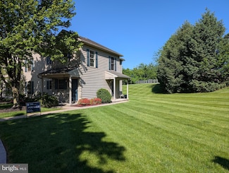 42 Midway Farms Ln, Lancaster, PA 17602
