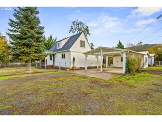 86141 Hoya Ln, Eugene, OR 97405