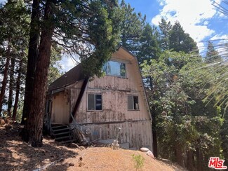 2031 Nob Hill Cir, Running Springs, CA 92382