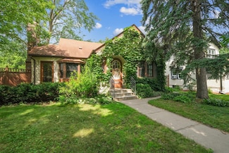 3921 Quail Ave N, Robbinsdale, MN 55422