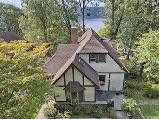 99 Pinecrest Pkwy, Hastings On Hudson, NY 10706