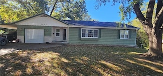 1607 Edgewood Ln, Lexington, MO 64067