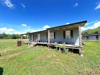 104 Gaskins St, Como, TX 75431