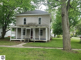 111 W Hall St, Shepherd, MI 48883