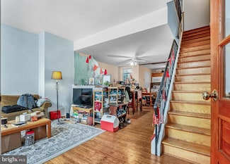 915 N 6th St, Philadelphia, PA 19123