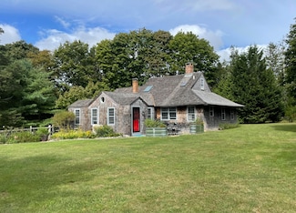 10 Danls Way, West Tisbury, MA 02575