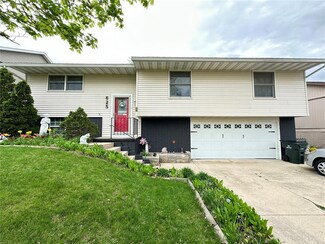 625 Olive Dr NW, Cedar Rapids, IA 52405