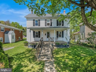 17 Goalpost Ln, Berkeley Springs, WV 25411