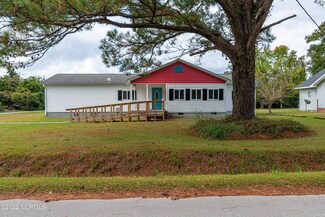 408 Bouy St, New Bern, NC 28560