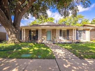 2927 Winterberry Dr, Carrollton, TX 75007