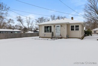 4119 Costa Ave NE, Grand Rapids, MI 49525