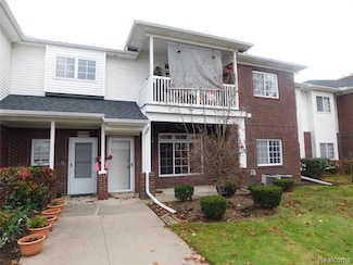 5589 Twin Oaks Dr Unit 152, Sterling Heights, MI 48314
