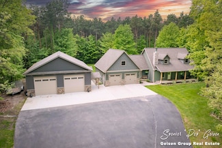 11410 S Johnson Rd, Greenville, MI 48838