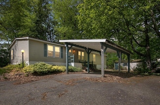 28 Rim Rd, Danville, NH 03819